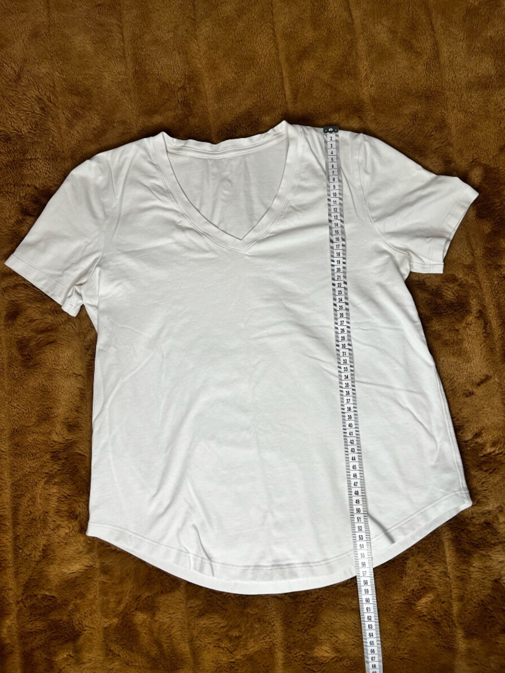 Lululemon Off-White V-Neck Shirt – Medium - Picture 4 of 5
